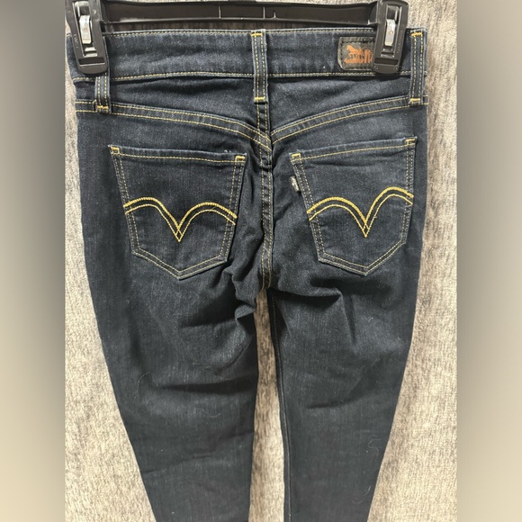 Like new Levi’s skinny jeans size 3S - Picture 2 of 14